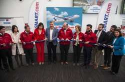 Dos ministros anuncian apertura de base de operaciones de línea área Jetsmart en Antofagasta