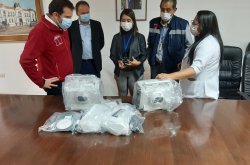 Intendente recibe dos ventiladores mecánicos donados por SQM a la Red de Salud Pública de la Región de Antofagasta