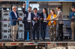 Gobernador de Antofagasta y presidente Boric inauguran la primera planta piloto móvil de hidrógeno verde de Chile