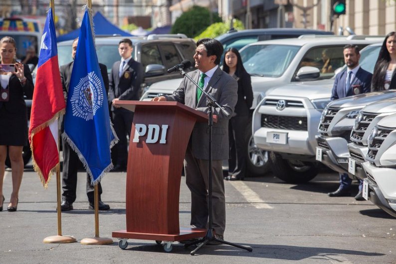 Gobierno Regional entrega a la PDI 20 nuevos vehículos de un total de 35 Gobierno Regional entrega a la PDI 20 nuevos vehículos de un total de 35