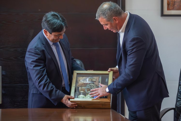 GORE Antofagasta recibió a delegación de la provincia de La Rioja que busca intercambiar experiencias sobre energías renovables aplicadas en la región