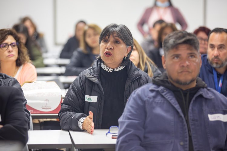 Gobernador Regional realizó diálogo con juntas de vecinos sobre proceso de postulación al concurso FNDR 8% Seguridad