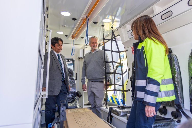 Gobernador Regional recibió ambulancias de avanzada que llegan a fortalecer labor regional del SAMU