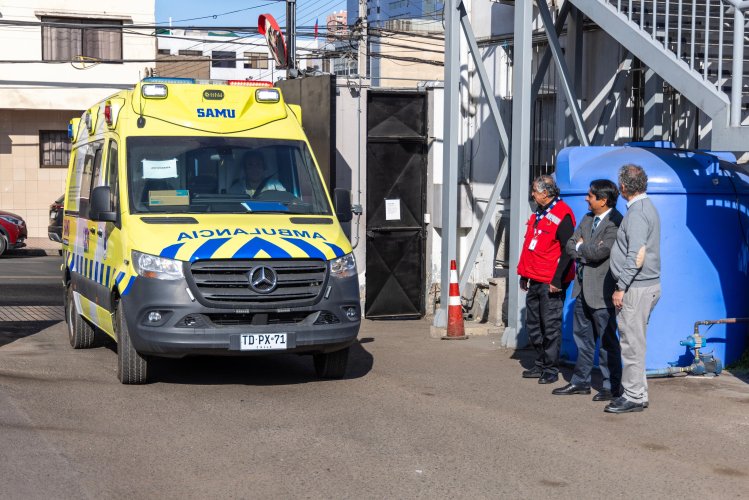 Gobernador Regional recibió ambulancias de avanzada que llegan a fortalecer labor regional del SAMU