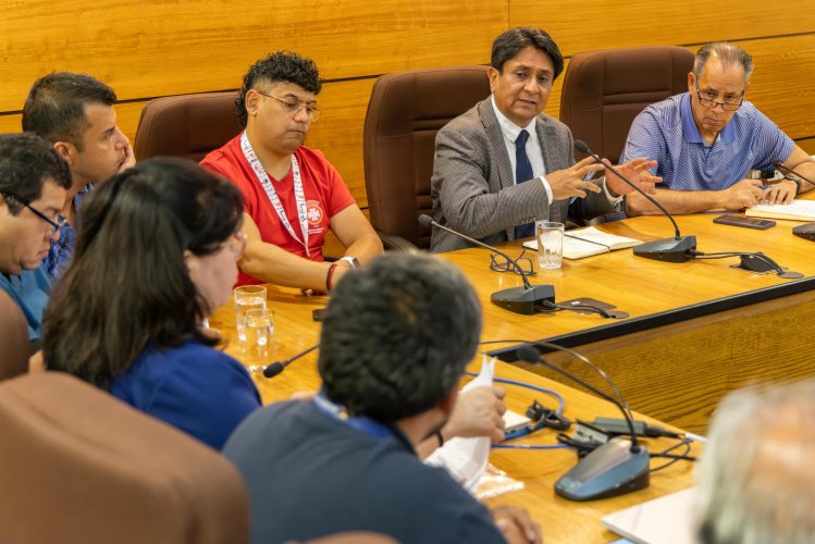 Gobernador Regional y gremios de la salud del Hospital Regional inician campaña para detener graves falencias que alteran la entrega de atenciones