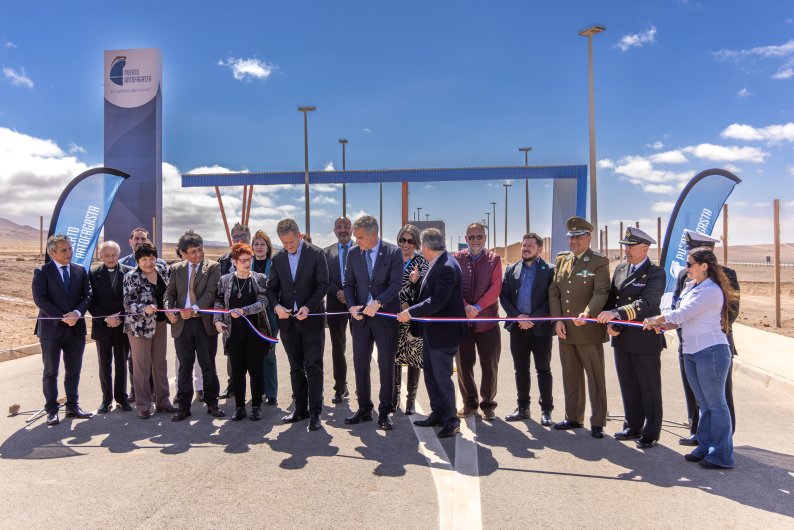 Gobierno Regional y el Puerto de Antofagasta inauguraron la primera etapa de zona logística en sector La Negra Gobierno Regional y el Puerto de Antofagasta inauguraron la primera etapa de zona logística en sector La Negra