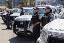 Gobernador Ricardo Díaz entregó cuatro vehículos de fiscalización a la autoridad marítima para reforzar labor durante la temporada estival