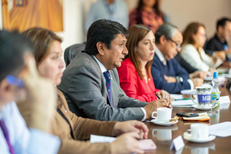 Gobernador Regional expuso los avances y desafíos del Corredor Bioceánico al gabinete encabezado por la delegada Presidencial de Antofagasta