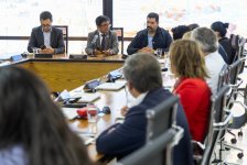 Mesa Regional del Cáncer: Gobernador anunció aumento en horas de atención en oncología y radioterapeutas