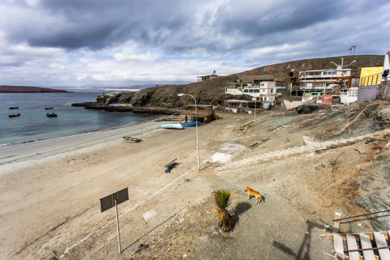 Gobernador se reunió con pobladores de Juan López para presentar propuesta de Obras Portuarias sobre el mejoramiento del balneario